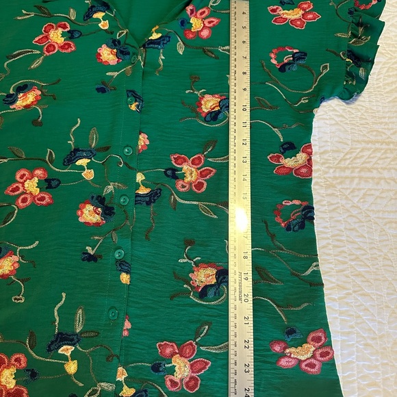 Dashing Green Floral Embroidered Button Down Shirt - Picture 4 of 10